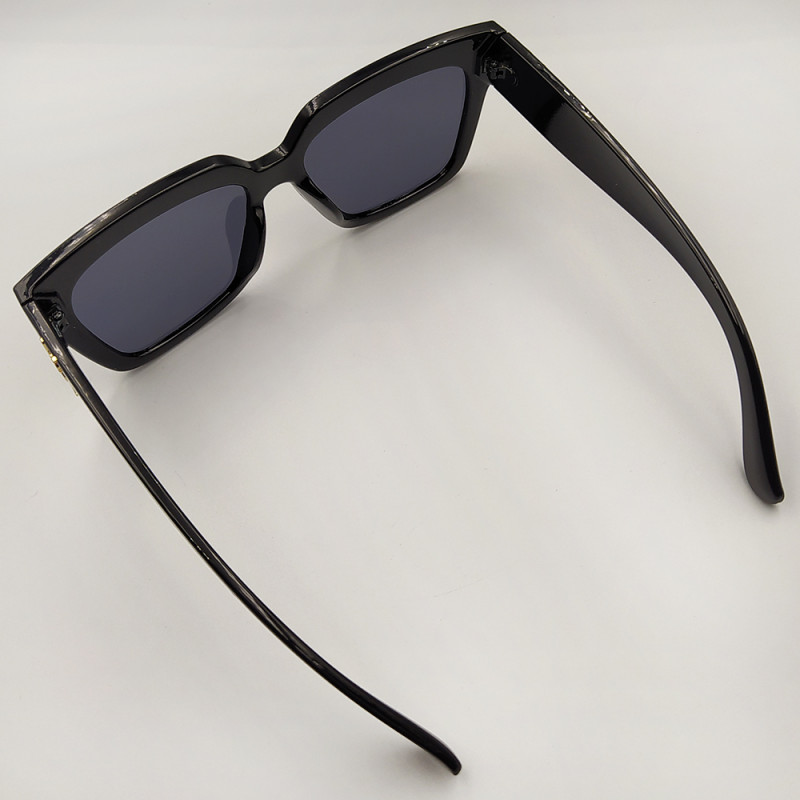 Женские солнцезащитные очки 037