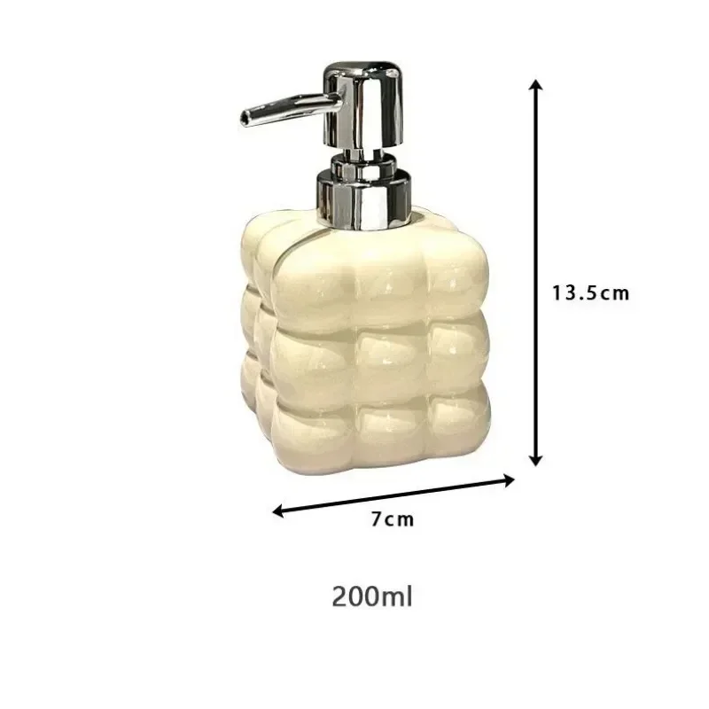 Дозатор для мыла керамический 300 мл. Молочный цвет