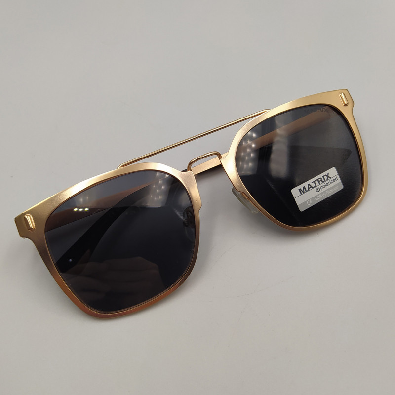 Солнцезащитные очки Matrix Polarized 8322